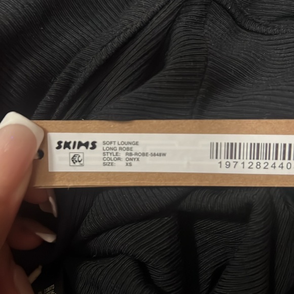 SKIMS Soft Lounge Long Robe - Picture 9 of 11